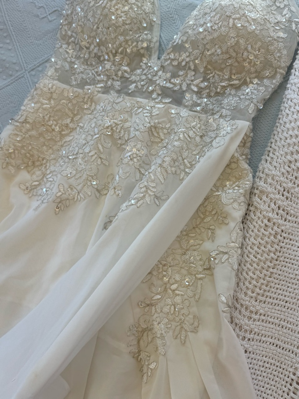 Elegant Ivory Lace Appliqué Spaghetti-Strap Dress - Picture 7 of 10